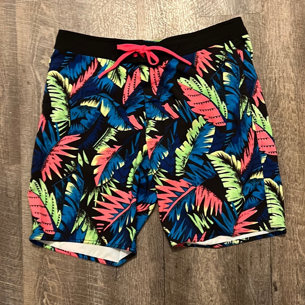 LAST CHANCE! Swim shorts